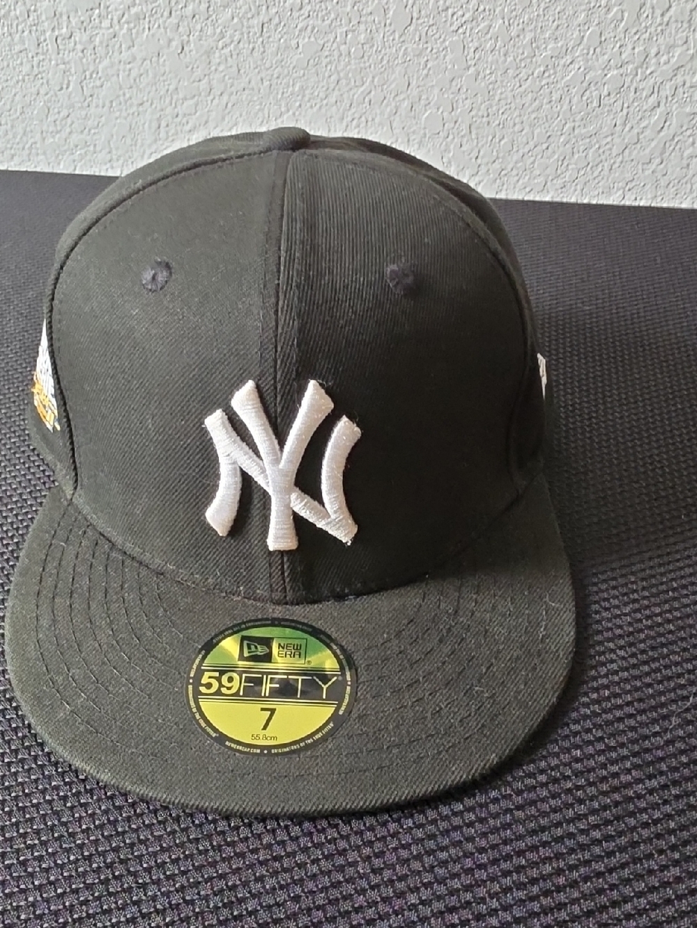 New Era Black & White NY Yankees Fitted Cap